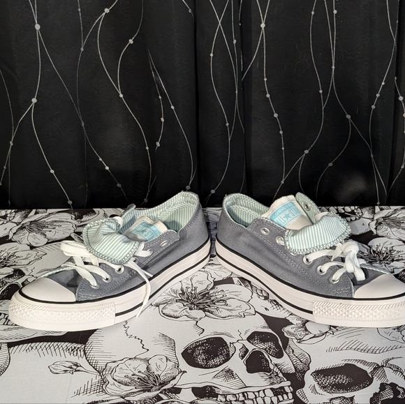 NWOT Converse size 8 grey with light blue and white striped double tongue - Picture 4 of 6